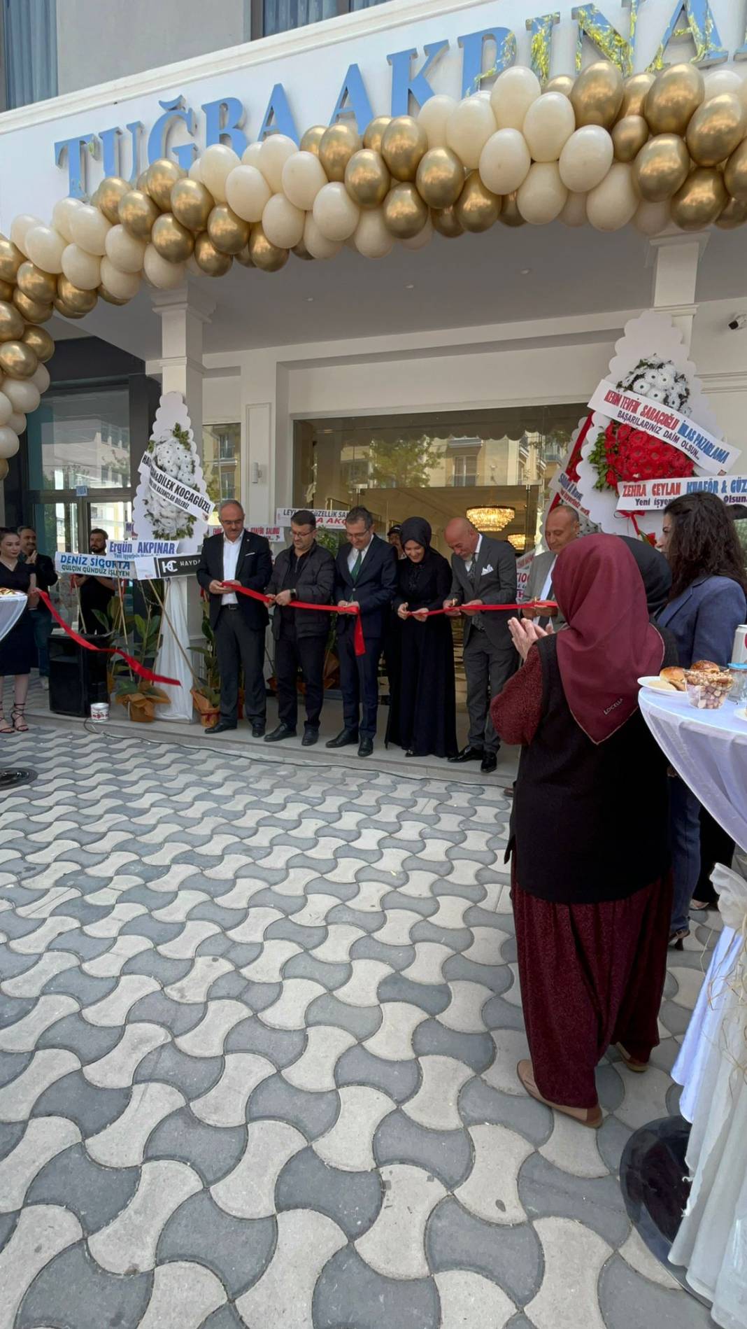 Tuğba Akpınar Kuaför yeni yerinde 1